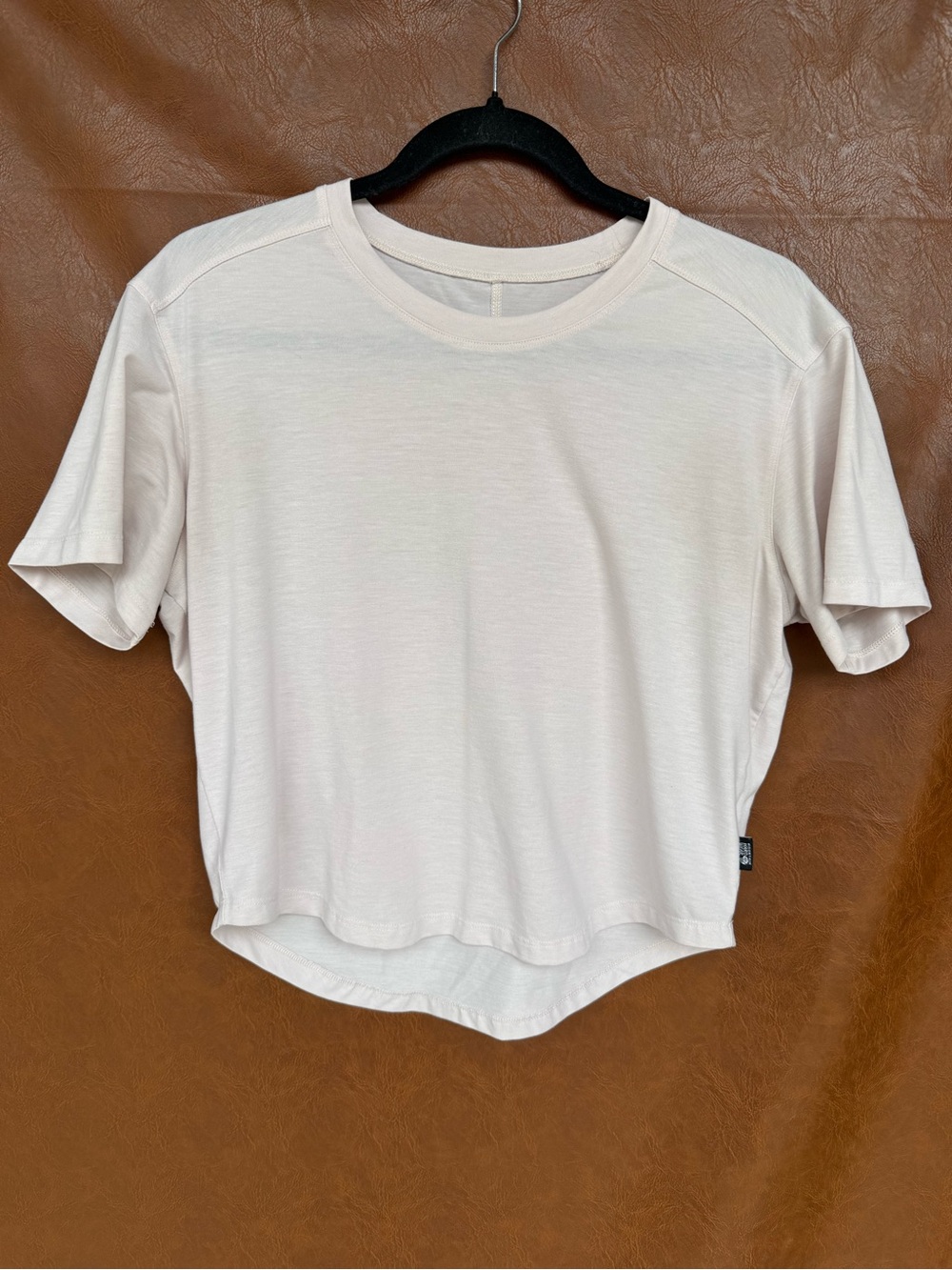 Mountain Hardwear Womens S Cream Short Sleeve Tee Relaxed High Low Hem Outdoor